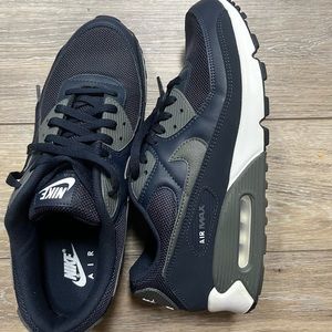 Men’s size 12 Nike Air Max 90